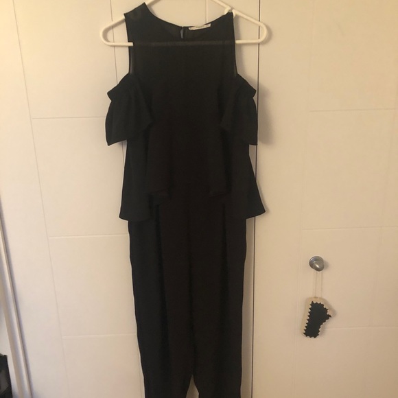 Black jumper with cold shoulder - Picture 2 of 4